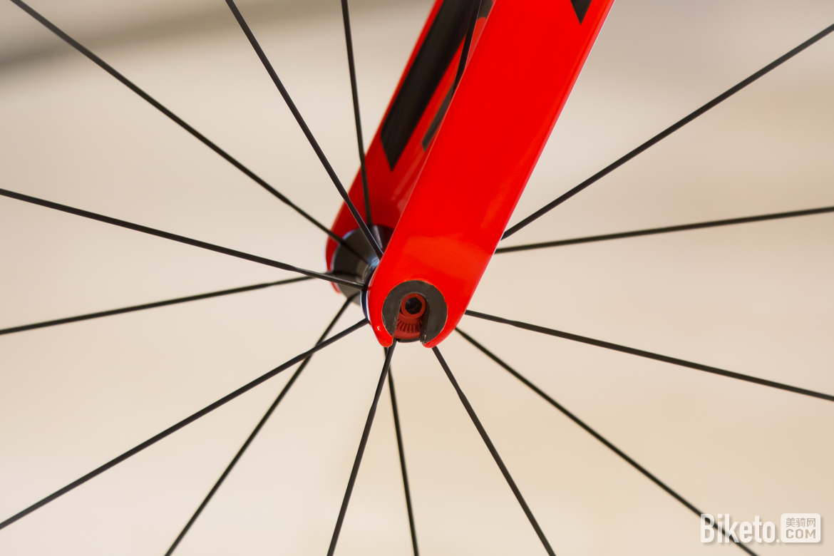 BH G7 Pro Dura Ace Mec西班牙国旗色队版空气动力学公路车。