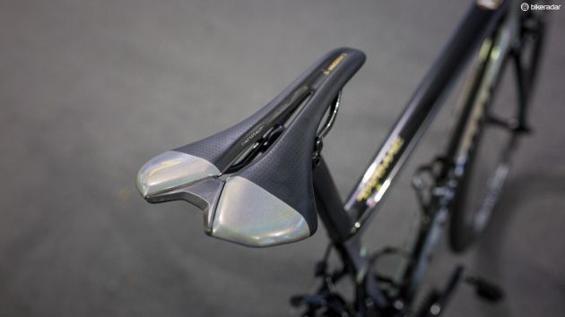 Another look at the custom S-Works Romin Evo saddle.jpg