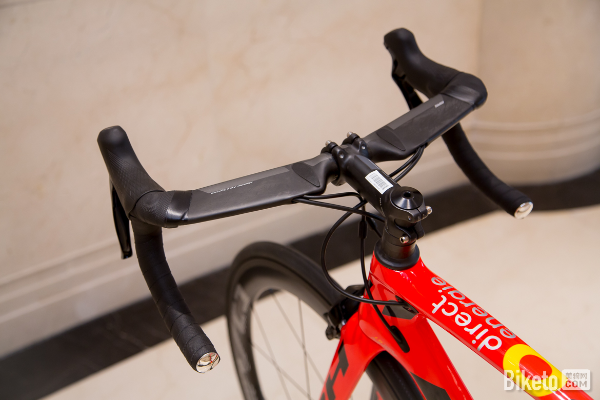BH G7 Pro Dura Ace Mec西班牙国旗色队版空气动力学公路车。